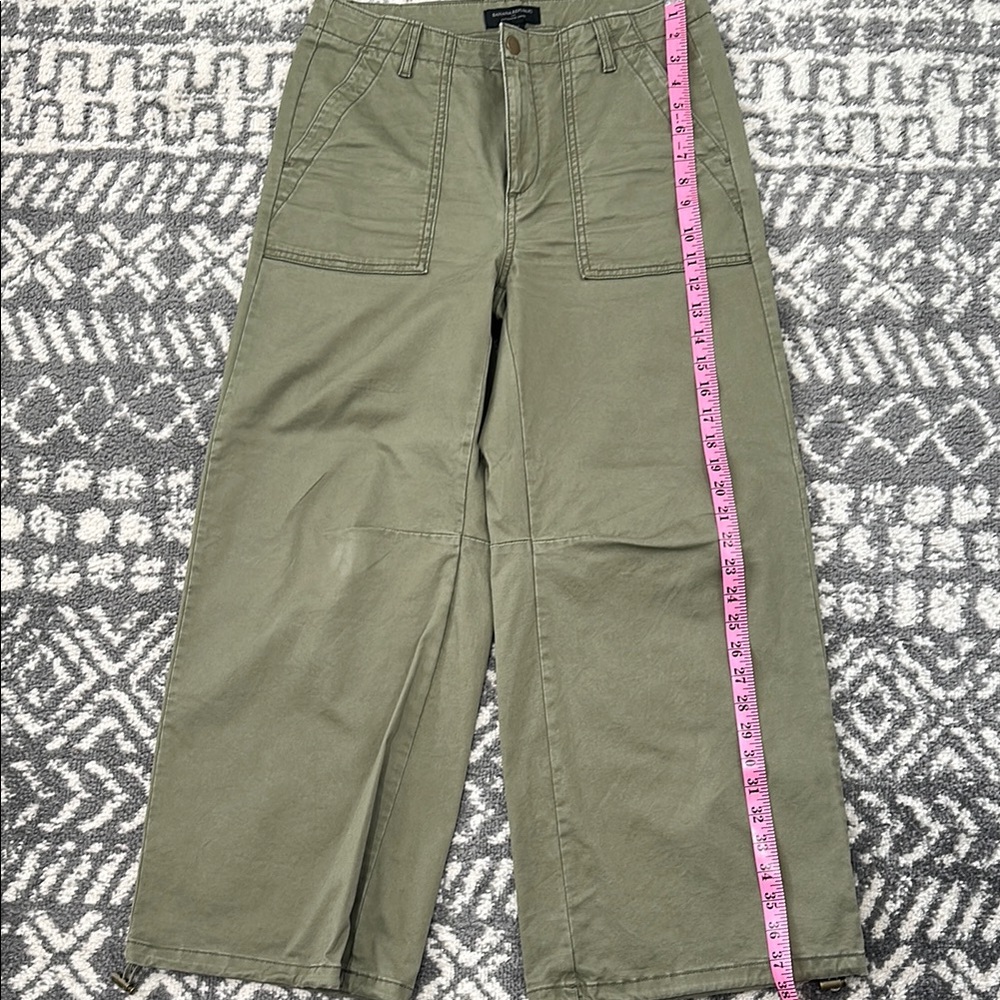 Olive Green Pants wide led - Picture 6 of 7